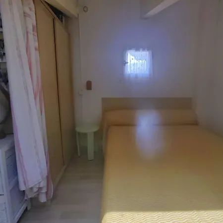 T2 Climatise Avec Piscine Et Parking, Cap D'agde, Pres De La - Fr-1-607-226 אגדה